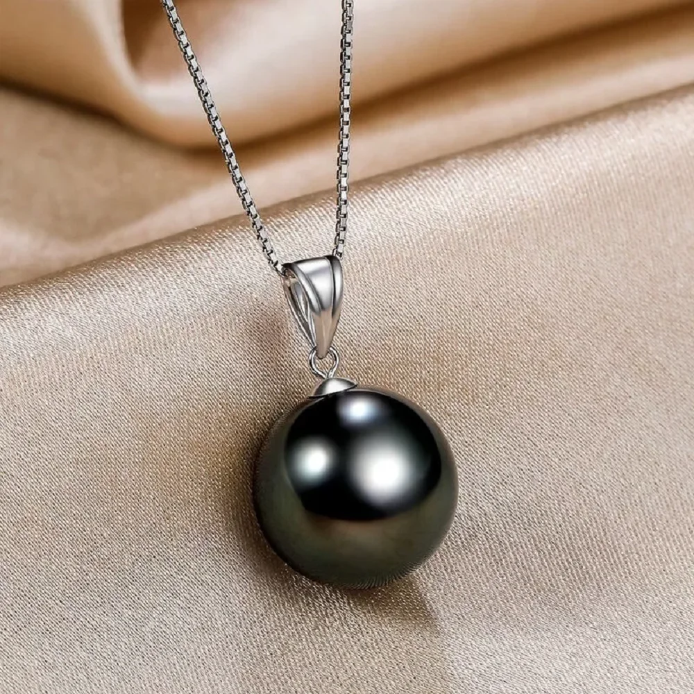 

Elegant 9-10mm Round Black Tahitian Pearl Pendant in 18ku750 Platinum