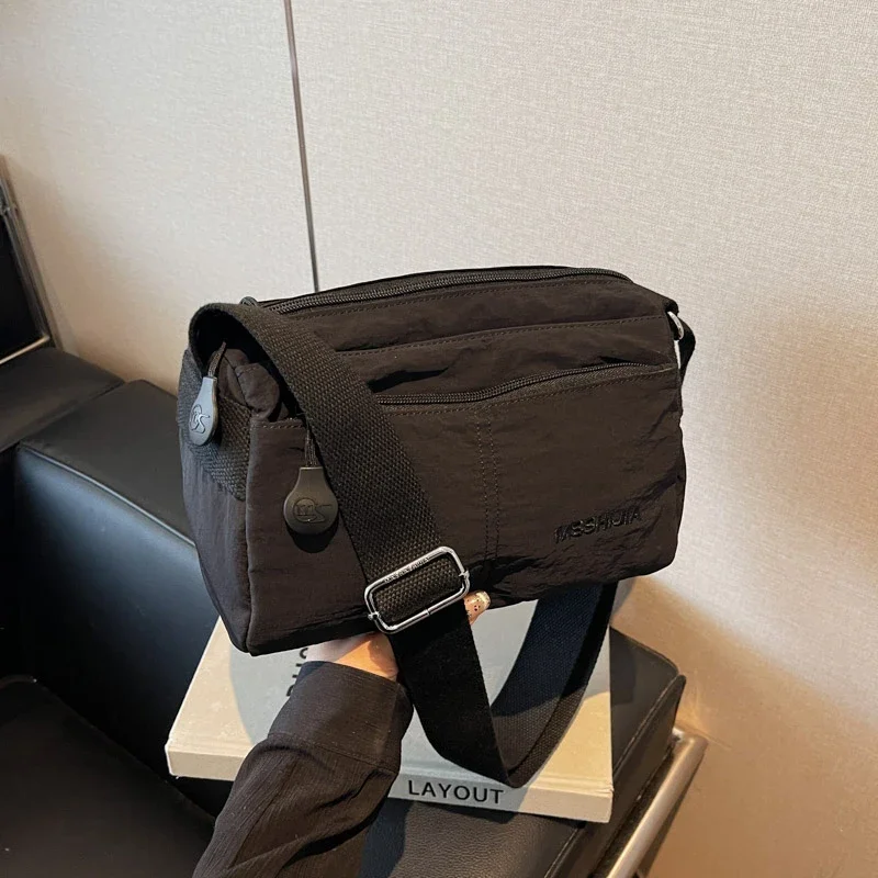 

Повседневные мягкие нейлоновые сумки на плечо, большая вместительная швейная нить, хит продаж 2025, универсальные сумки для женщин на молнии, сплошной цвет