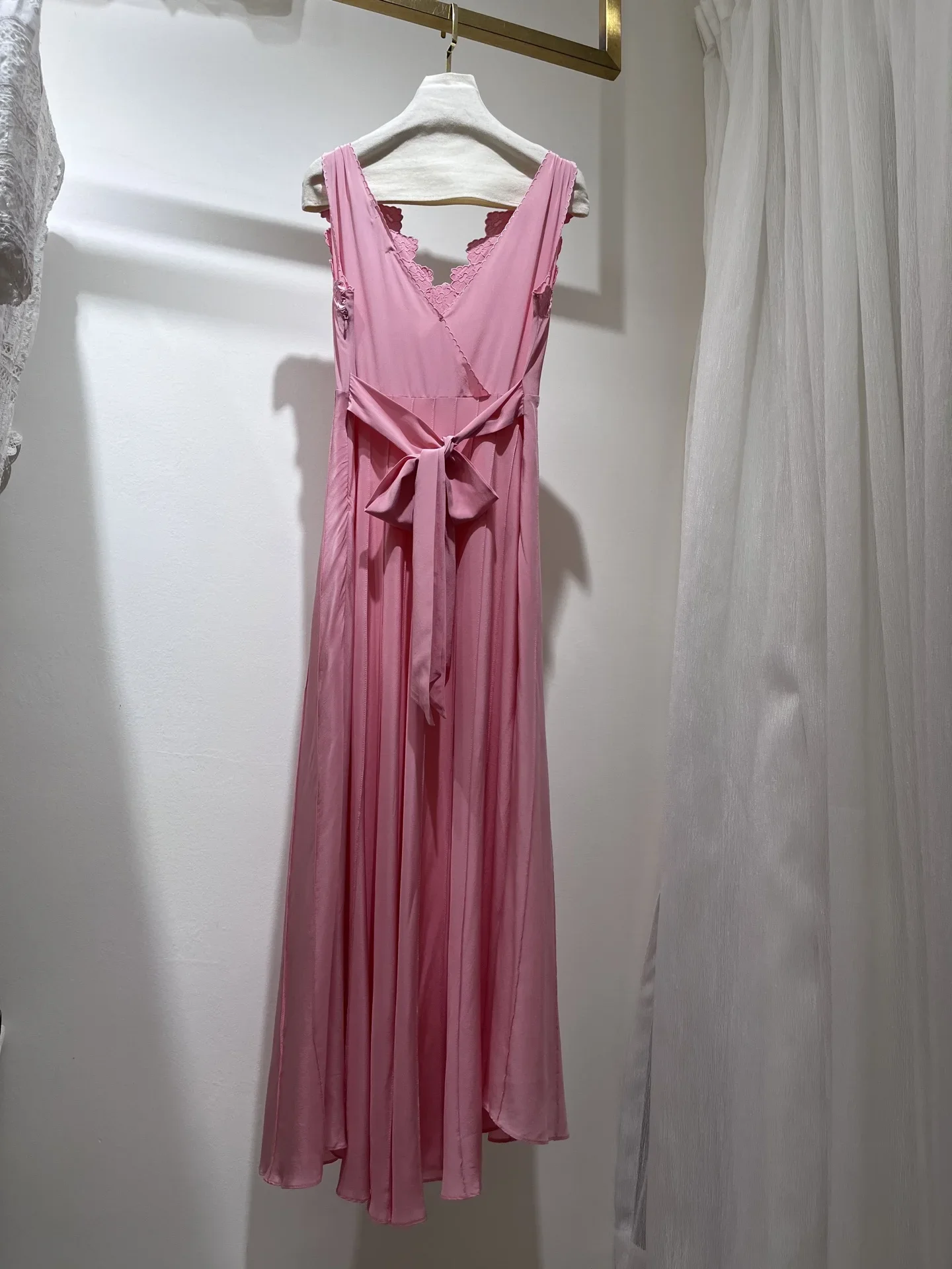 Abito lungo rosa da donna in seta 100% patchwork di pizzo con scollo a V senza maniche a vita alta pieghettato elegante gilet sottile