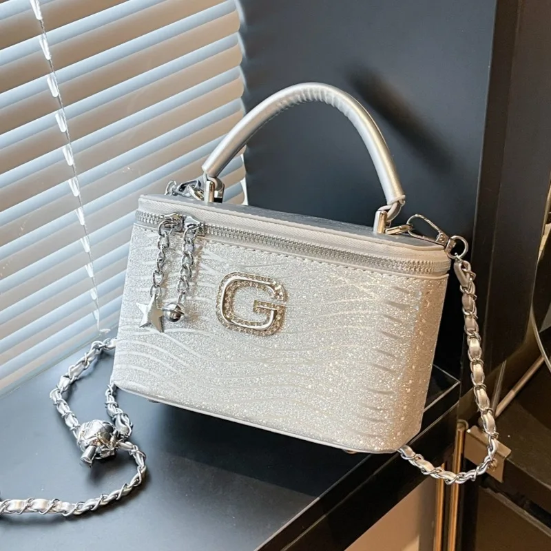 

2025 Новая сумка-цепочка в коробке, стильная женская сумка через плечо/плечо, элегантная ручная сумка, модная и легкая для повседневного ношения