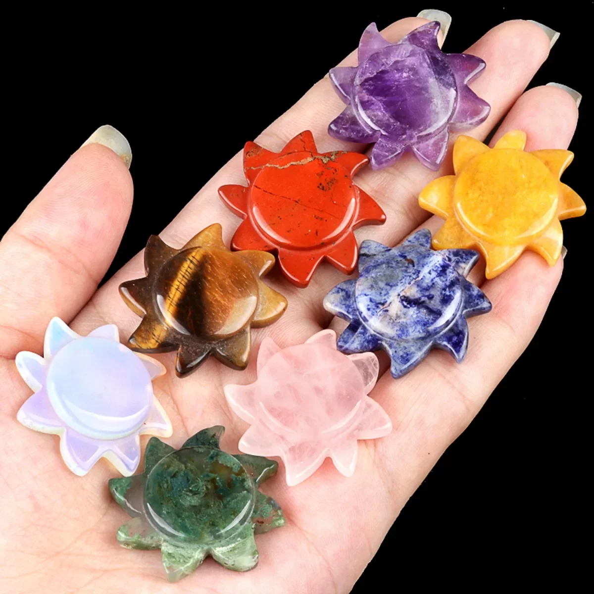 Gemstone Sun Ornament for Home Decoration Handmade Craved Healing Chakra Crystal 28mm Solar Pendant Figurine Sculpture