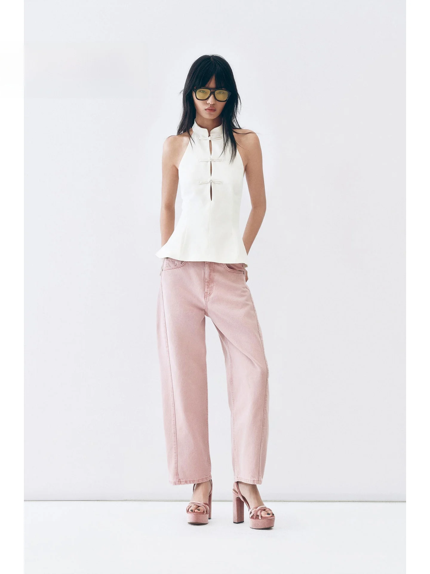 Elegant New Chinese Style Sleeveless Neck Hanging Waist Cinching Women's Top Button Design Summer 2026 Fashion Shirt 3