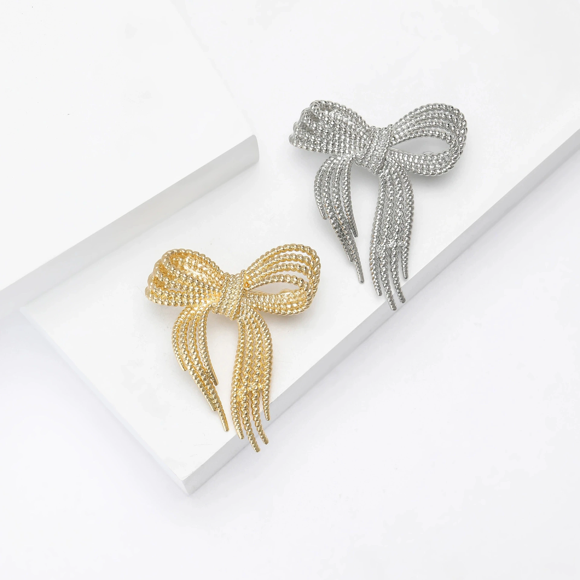 جديد الصناعة الثقيلة الخفيفة الفاخرة ثلاثية الأبعاد القوس بروش المرأة المياه الماس شرابة دبوس #2