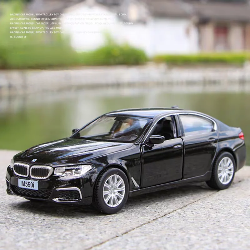 

Коллекционная модель автомобиля BMW M550i xDrive из сплава, масштаб 1:36, с функцией отката, имитация литого металла, игрушечная машинка, подарок для детей.