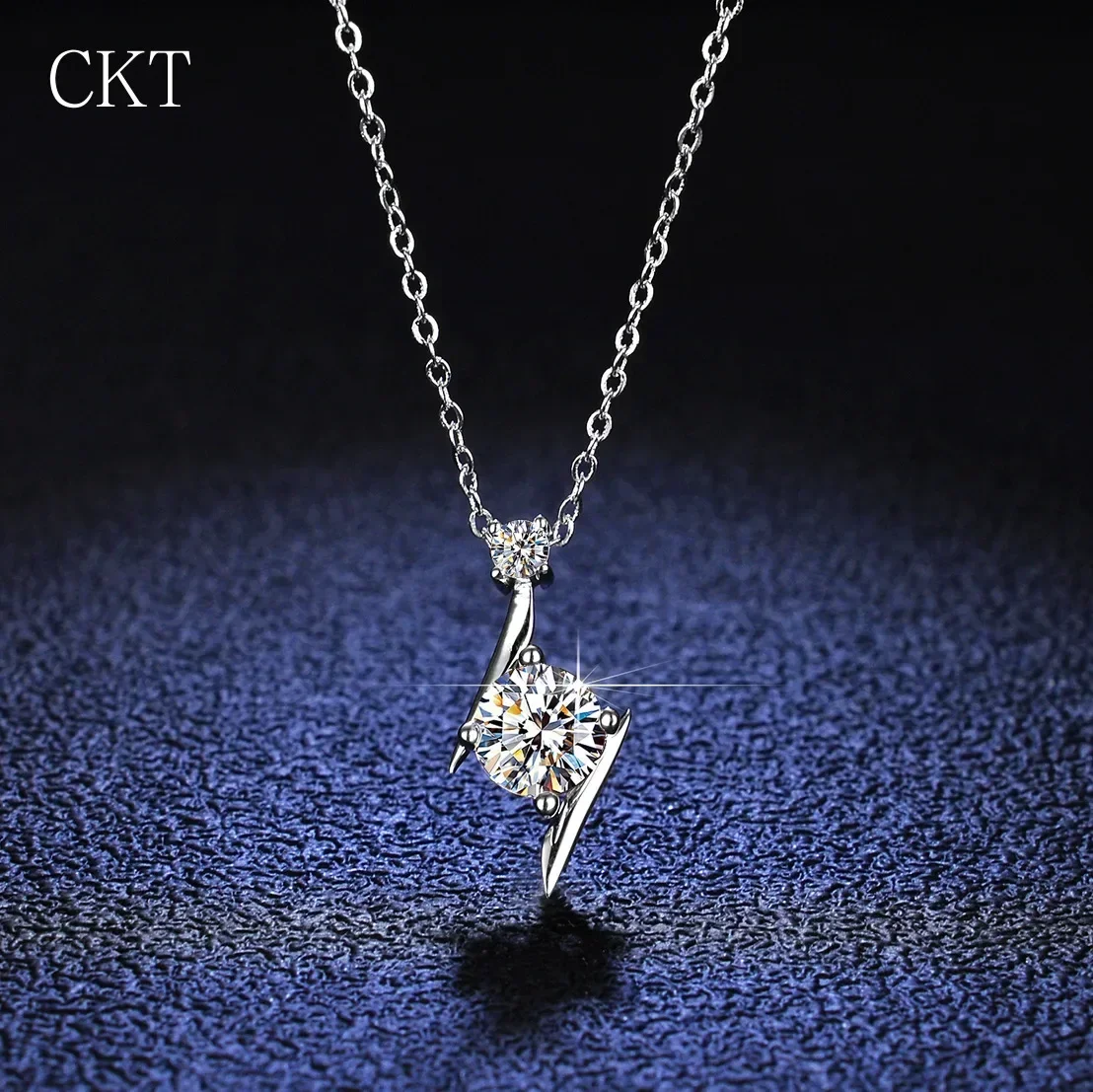 Luxury Pendants Moissanite Diamond Necklace for Women Lightning Pendant Collarbone Chain Small Red Book Ins Platinum Jewelry