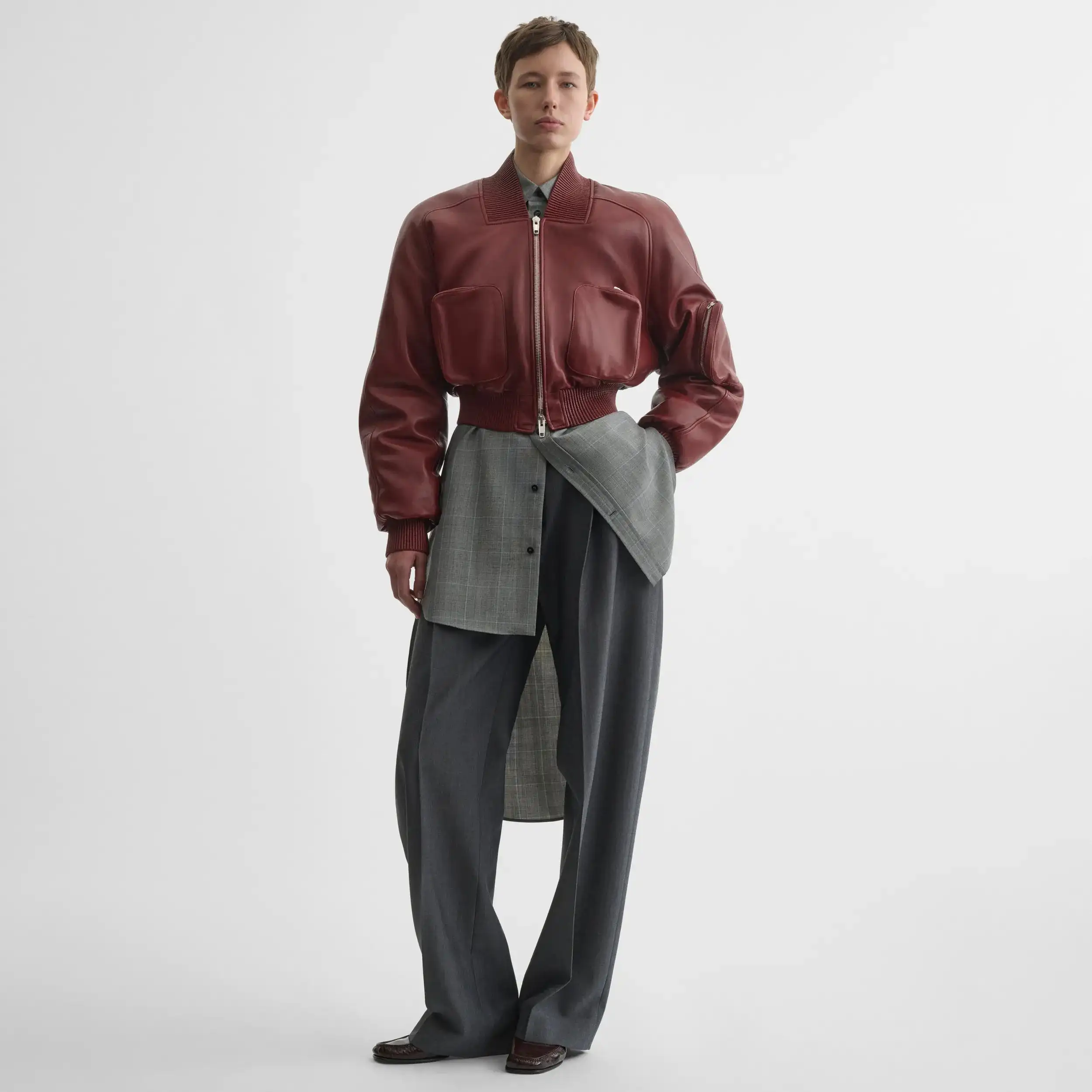 سترة جلدية قصيرة للسيدات من Phoebe Philo 2026 ملابس خارجية نسائية أنيقة وعصرية عالية الجودة #1