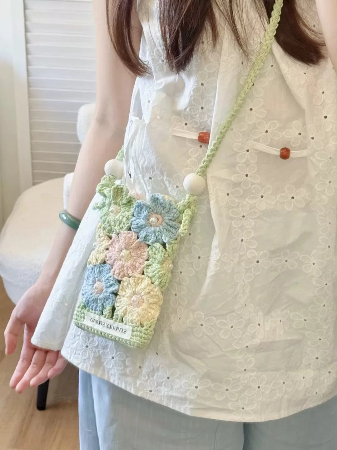 hand-crocheted-spring-flower-pearl-mobile-phone-bag-elegant-crossbody-practical-gift-for-friends-rectangular-shape-diy-kit