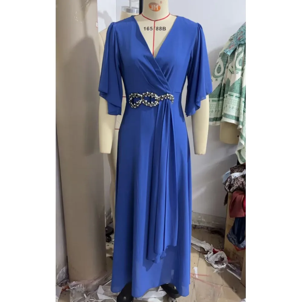 

Новое поступление 2026: Модное женское платье с V-образным вырезом, коротким рукавом, плиссировкой и пуговицами, с завышенной талией, элегантное, свободного кроя, повседневное.