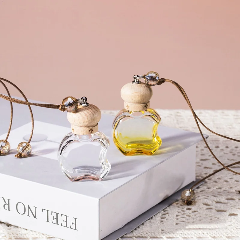 10/30 個新 10 ミリリットル空の車の香水瓶色ガラスエッセンシャルオイルボトル木製キャップ車のフレグランスペンダント装飾