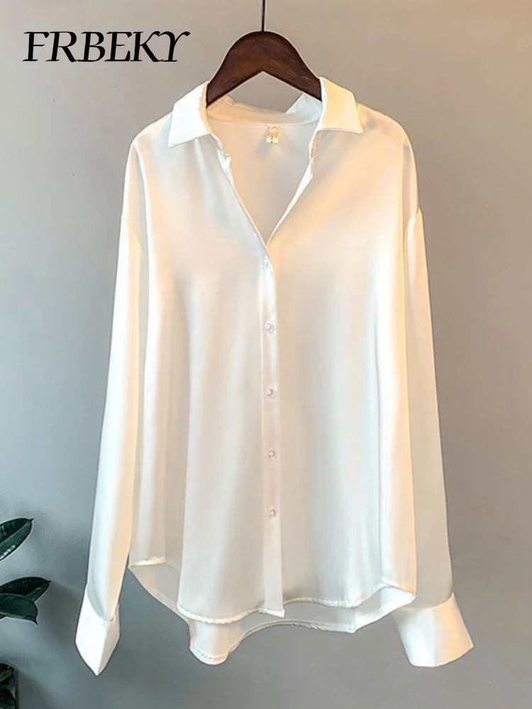 Eleganckie koszule i bluzki Letnia jesienna satynowa koszula z długim rękawem i wszystko wiszących Vintage Solid Color Casual Shirt Blouse Tops