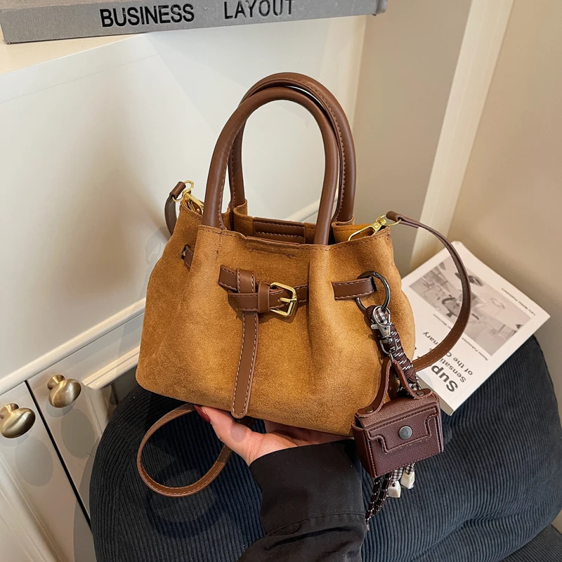 

Новинка 2026, горячая Распродажа, милые сумки в стиле ретро для женщин, простые женские сумки с застежкой, сумки через плечо из искусственной кожи с регулируемым плечевым ремнем