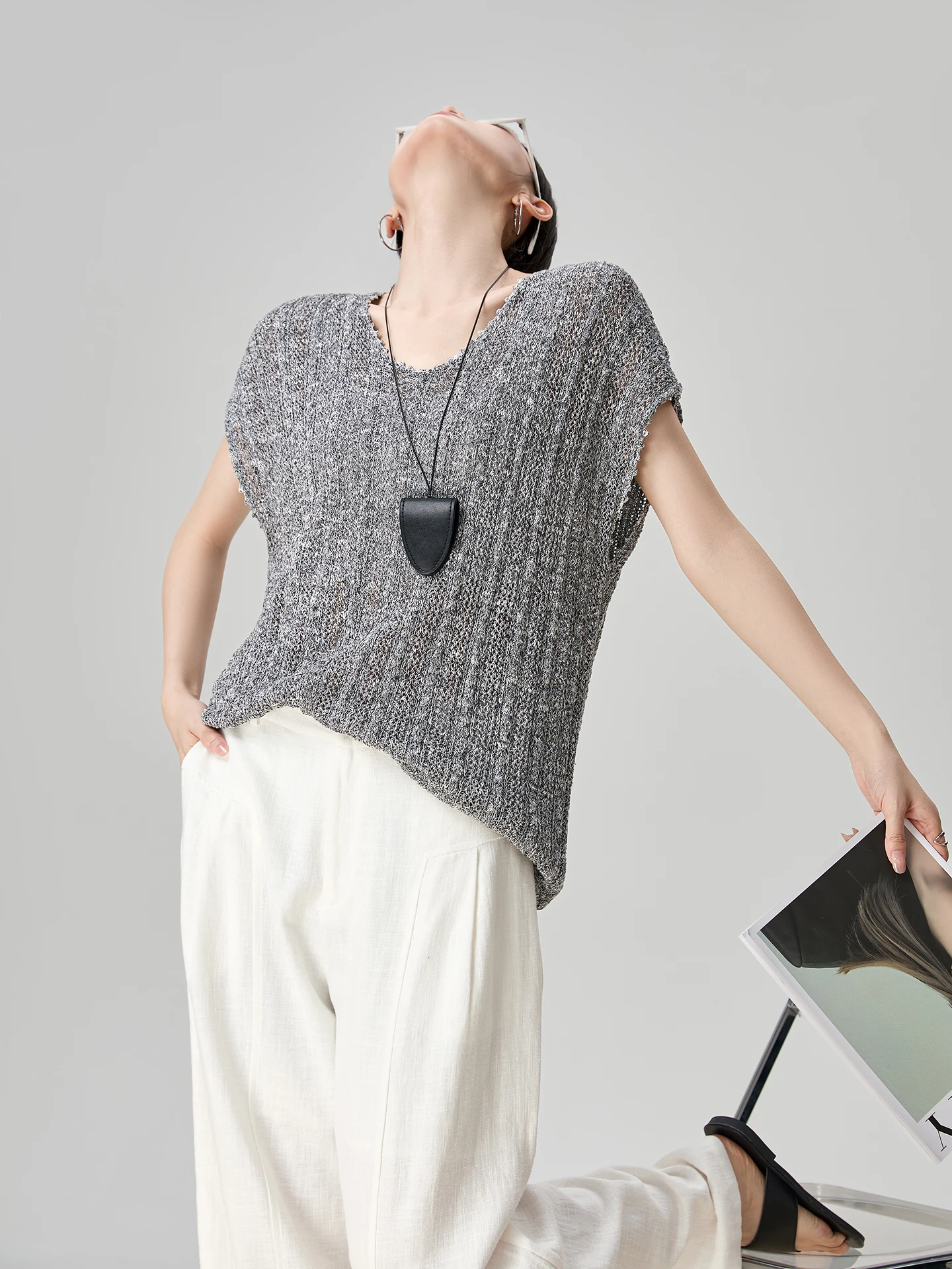 

ay V-Ne Knitted Summer Top Hollow out Svel Women's T-irt Commute Sle Korean Version Straight Cut Cotton Blend