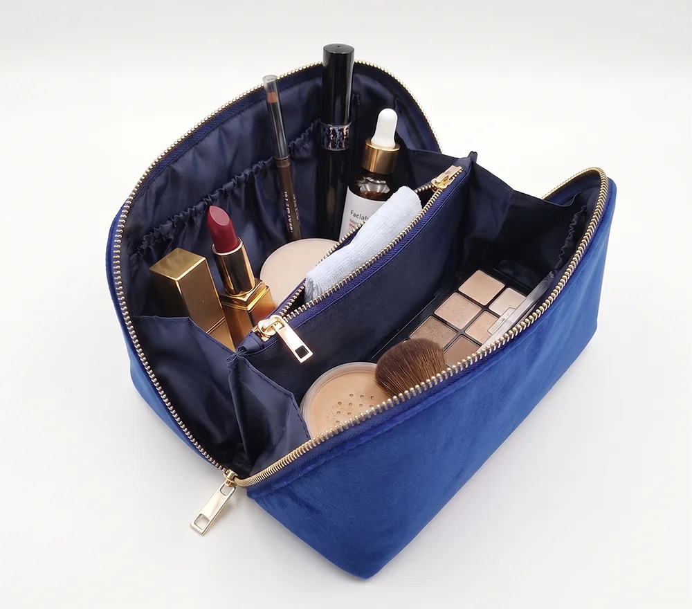Marineblaue Kosmetiktasche aus Samt mit Imitationsstickerei, Buchstabenmuster und Tiermotiv, großes Fassungsvermögen, für Damen. – Detail 7