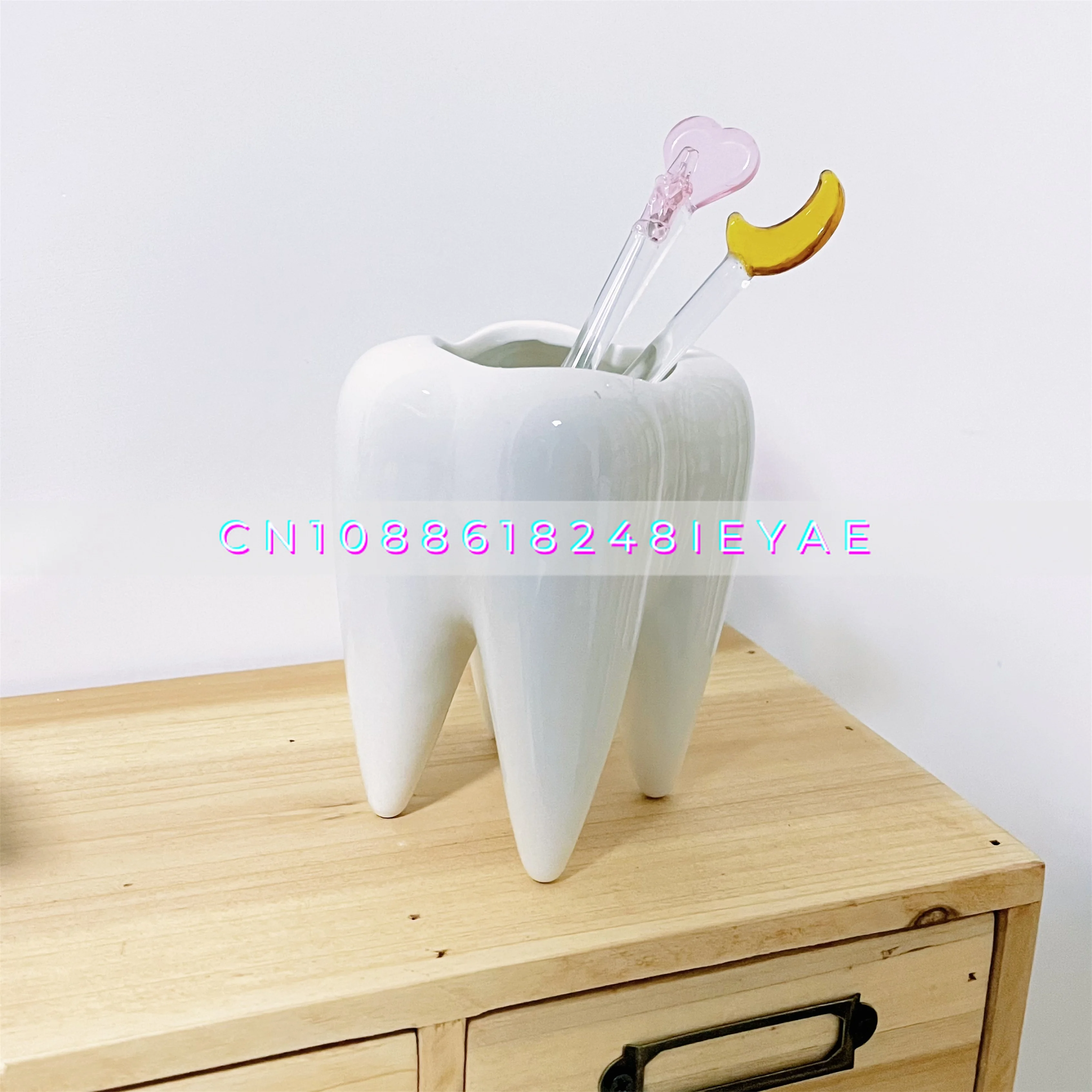 

Creative Ceramic Tooth Pen Holder, Birthday Gift Tabletop Ornament