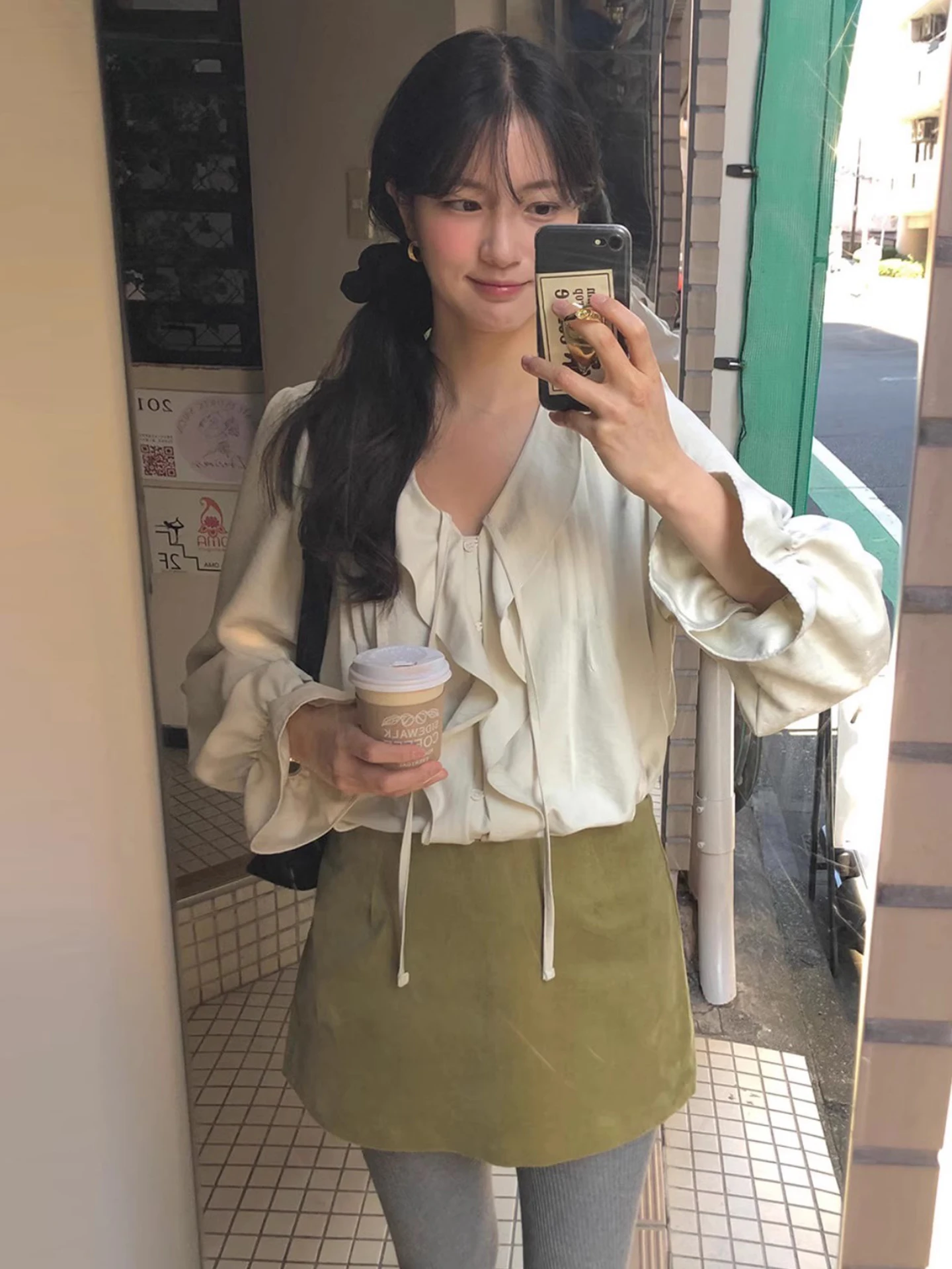 Doux jeune ourlet à volants v-ne cloche Sve irt femmes début du printemps plissé ample polyvalent Sa haut coréen Sle trajet