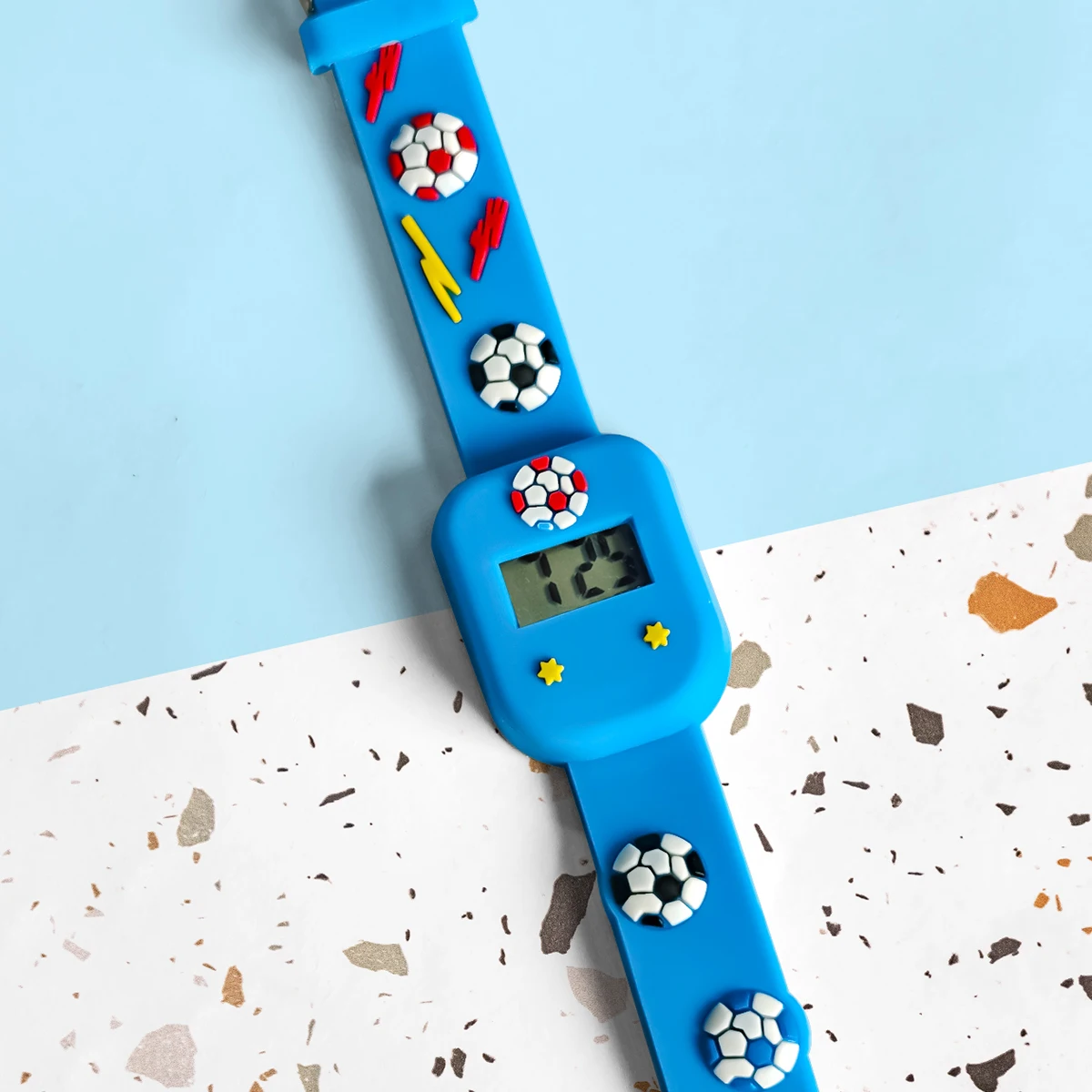 Children\'s Sports Watch Simple and Personalized Cartoon Football Electronic Watch Bracelet Student Smart Watch Festival Gift