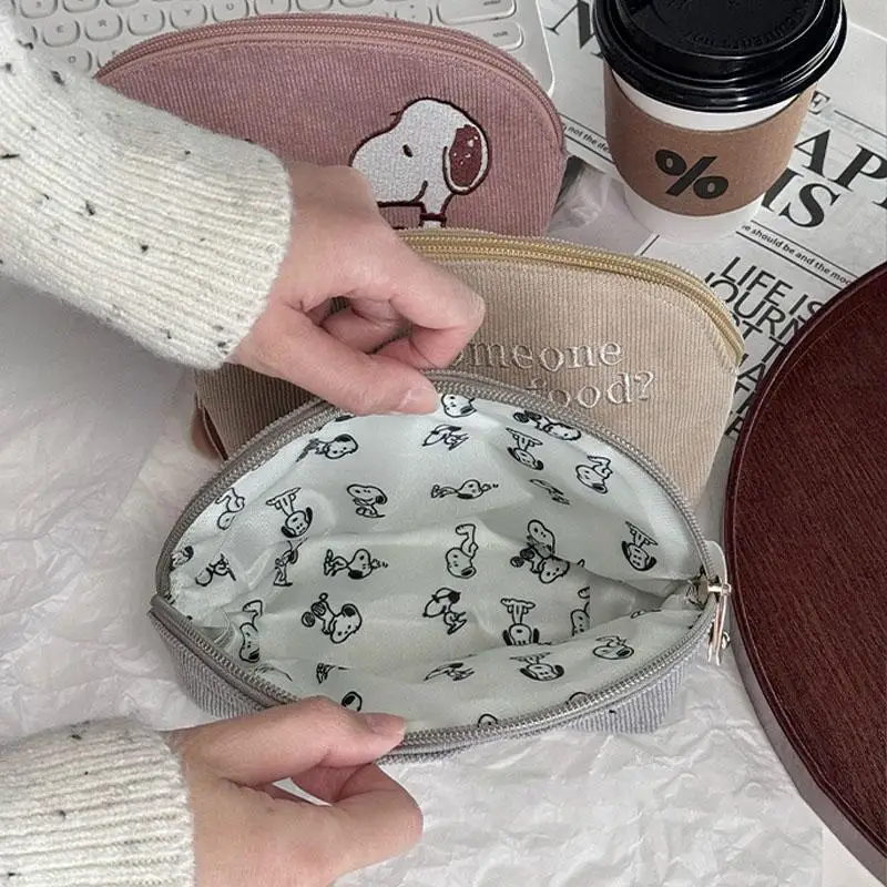 Cartoon Snoopy Wallet Embroidered Corduroy Travel Storage Bag Fashionable Durable Kawaii Snoopy Portable Small Zipper Bag