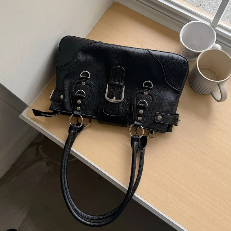 Trendy Cool Shoulder Bag for Women Large Capacity Commuting Use Y2k Matte Soft PU Leather Buckle Design Zipper Female Handbag