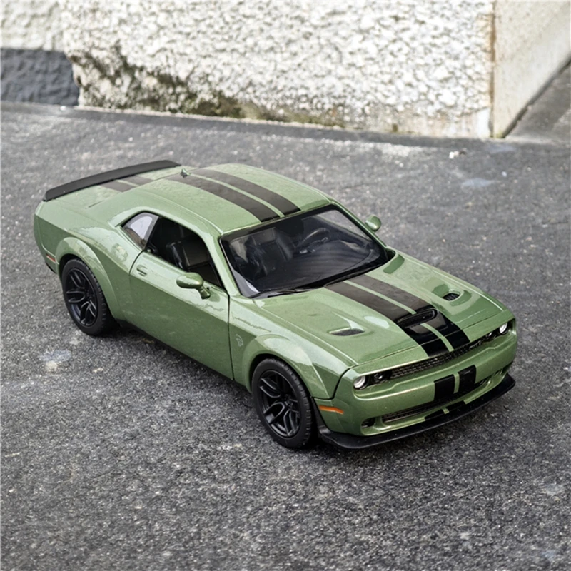 Modèle de voiture de sport en alliage DODGE Challenger Hellcat SRT, jouet de simulation en métal moulé sous pression, collection de modèles de