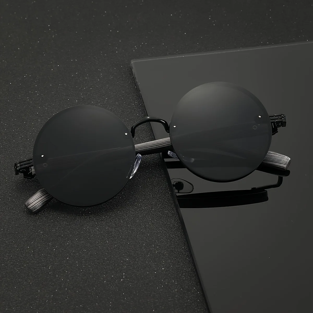 Vintage Round Sunglasses 2025 Fashion Classic Gradient Outdoor Shades Trendy Luxury Brand Designer Metal Rim Sun Glasses