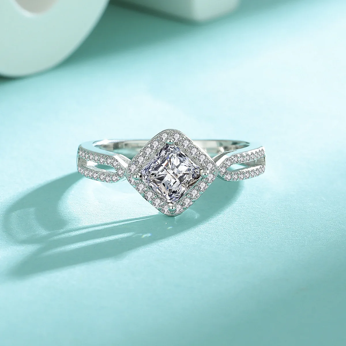

Platinum Pt950 5.5*5.5mm 1CT Princess Cut D VVS1 Moissanite Rings Pass Diamond Test 18k White Gold Band Gift Jewelry For Women