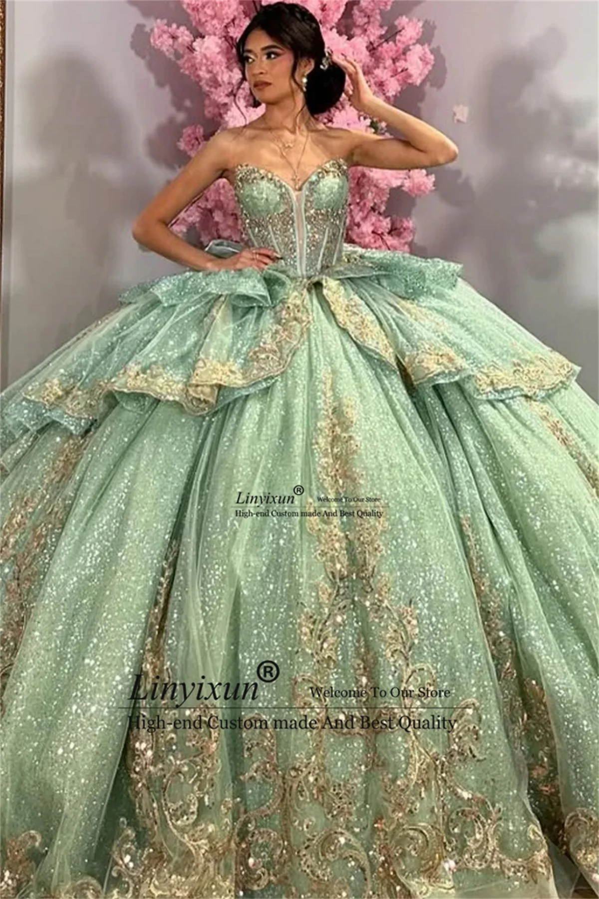 Elegant V Neck Sleeveless  Quinceañera Dresses With Beaded Appliques Ruffles Bow Mint Green Sweet vestidos de 15 quinceañera