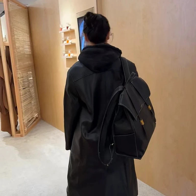 

2026 Summer Fashion New Large Capacity Commuter Travel Backpack Leather Computer Bag