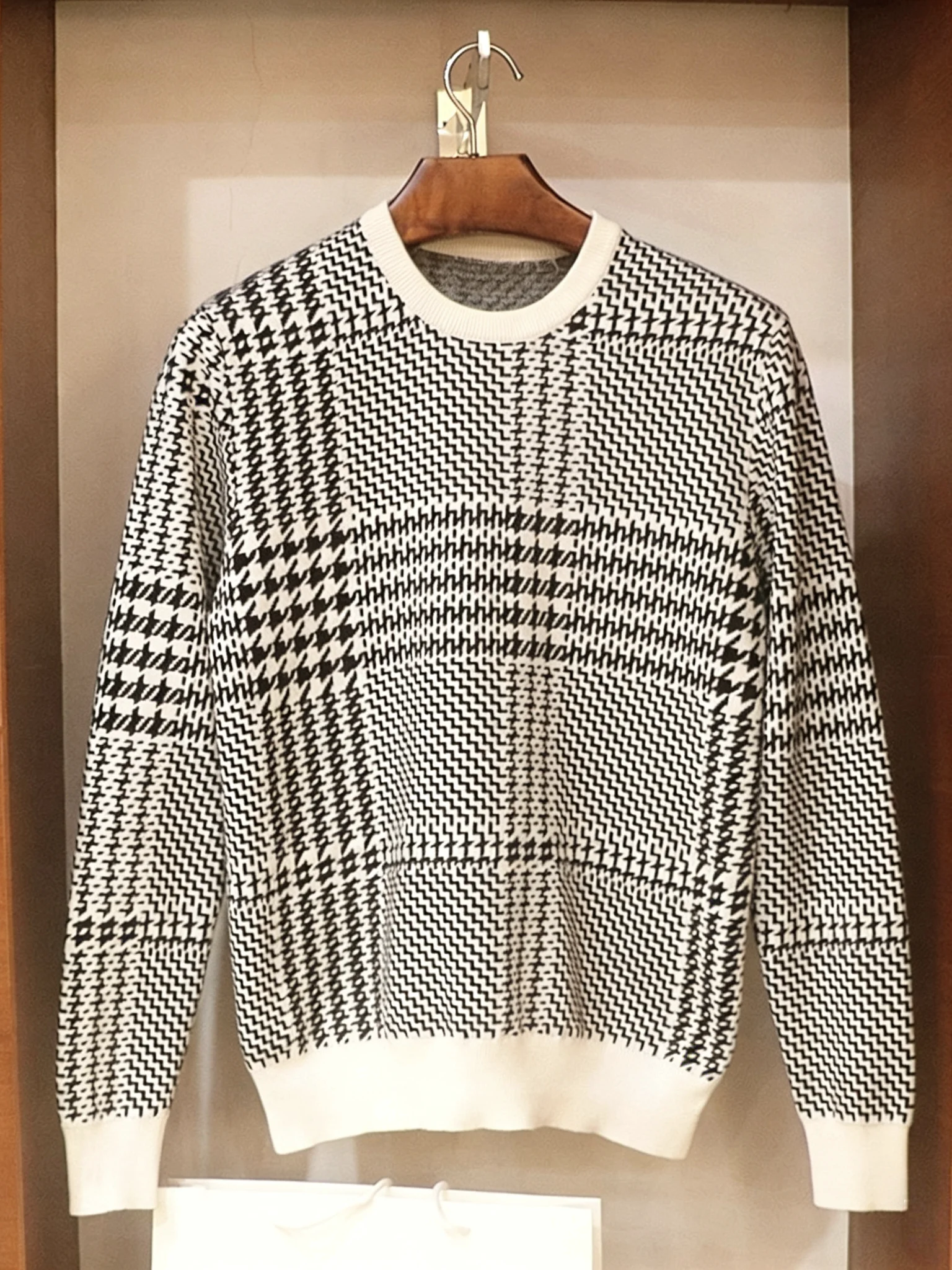 

Ретро-свитер из хлопкового трикотажа для мужчин, повседневный пуловер с круглым вырезом и узором, теплый и комфортный для осени и зимы.