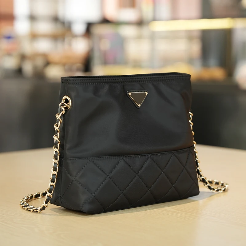 

Galan Dai Women's Bag Black Gold Parachute Cloth Bucket Bag Shoulder Chain Bag High-End Bag Small Fragrant Style Crossbody Quilted