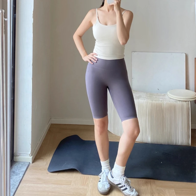 

Summer Bare-Feel Seamless Fitness Shorts for Women High-Waisted Tummy-Control and Butt-Lifting Capri Pants Running Yoga Pants