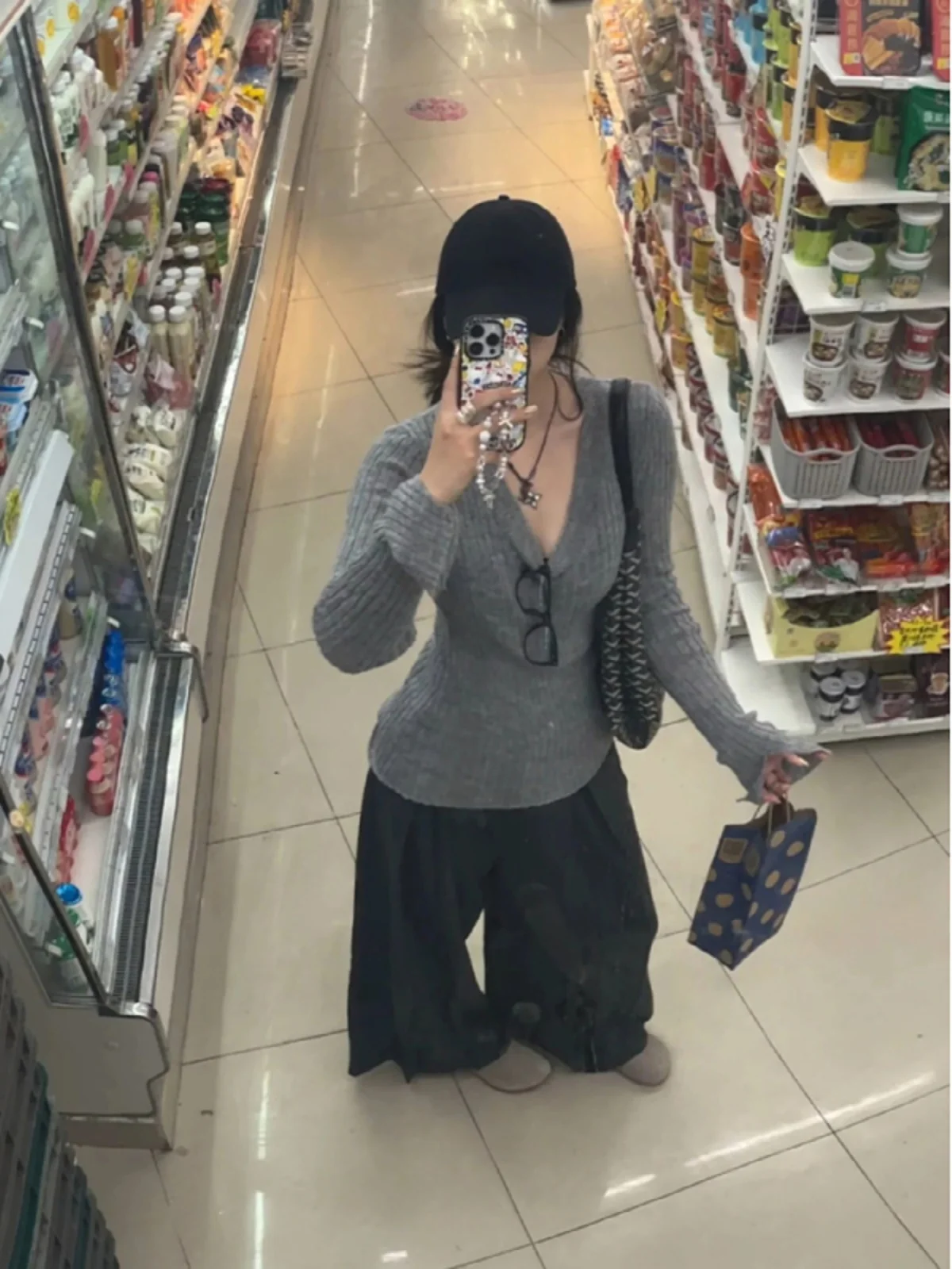 

Женская трикотажная кофта больших размеров с V-образным вырезом и длинным рукавом, облегающая, базовый слой, осенняя новинка, прямой крой в корейском стиле, для повседневной носки