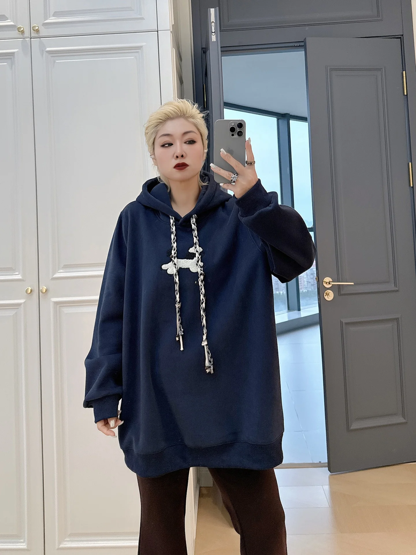 レトロアンチエイジングフード付きスウェットシャツプラスサイズ婦人服スリミング200ポンド脂肪MMルーズカジュアルスタイルフリース裏地付きトップ