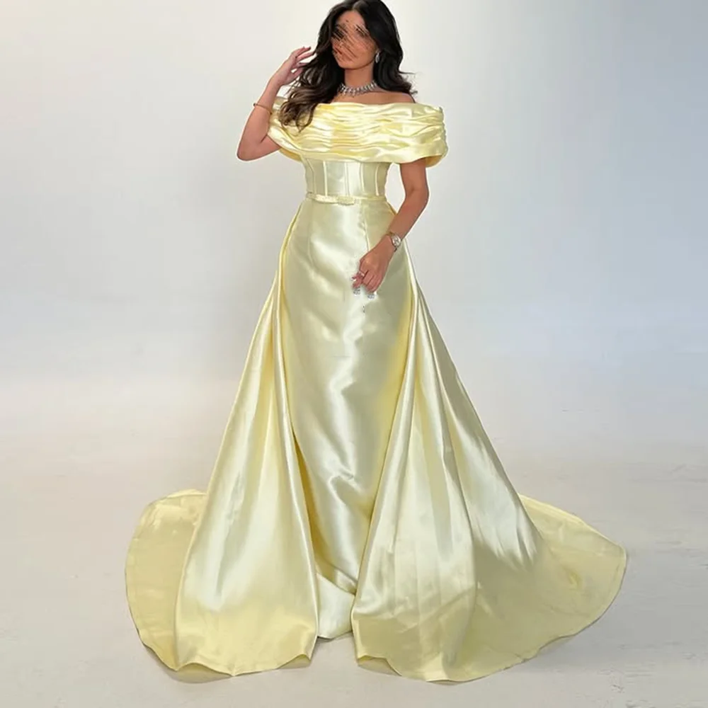 Abito da sera dritto con scollo a barchetta personalizzato Piega con spalle scoperte Abito da ballo lungo in raso con strascico staccabile senza schienale