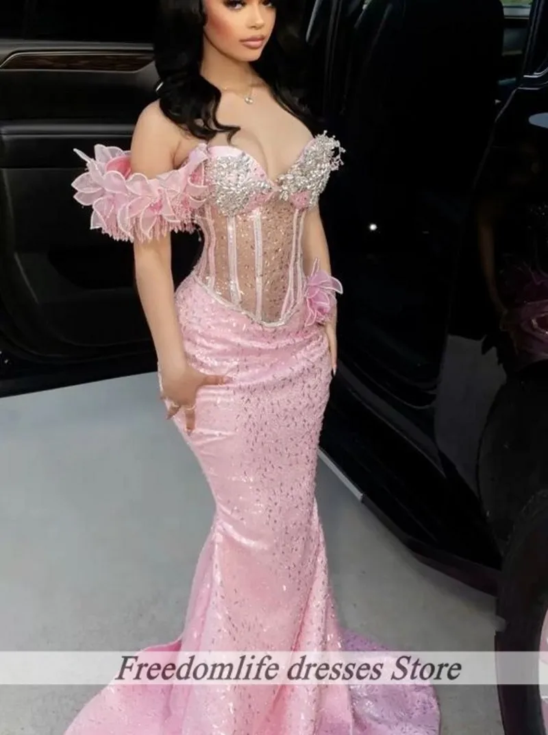 Elegante Ballkleider aus der Schulter, herzförmiges Meerjungfrau-Partykleid, exquisite Perlen, Kristallblumen-Abendkleid, individuell gestaltet