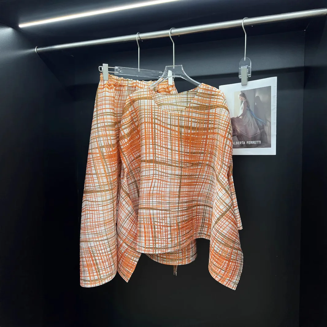 

Женский плиссированный комплект Miyake с принтом, новинка 2025 года, топ с длинными рукавами и круглым вырезом нестандартной формы + юбка до половины тела с эластичной резинкой на талии, комплект из двух предметов