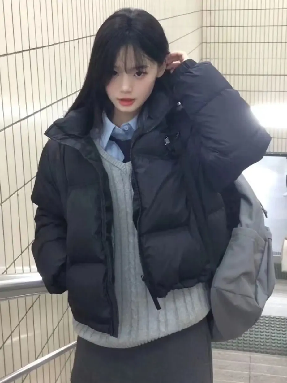 

Женские байкерские парки-пуховики: яркие, насыщенные, интенсивные, сияющие, блестящие, ослепительные, красивые