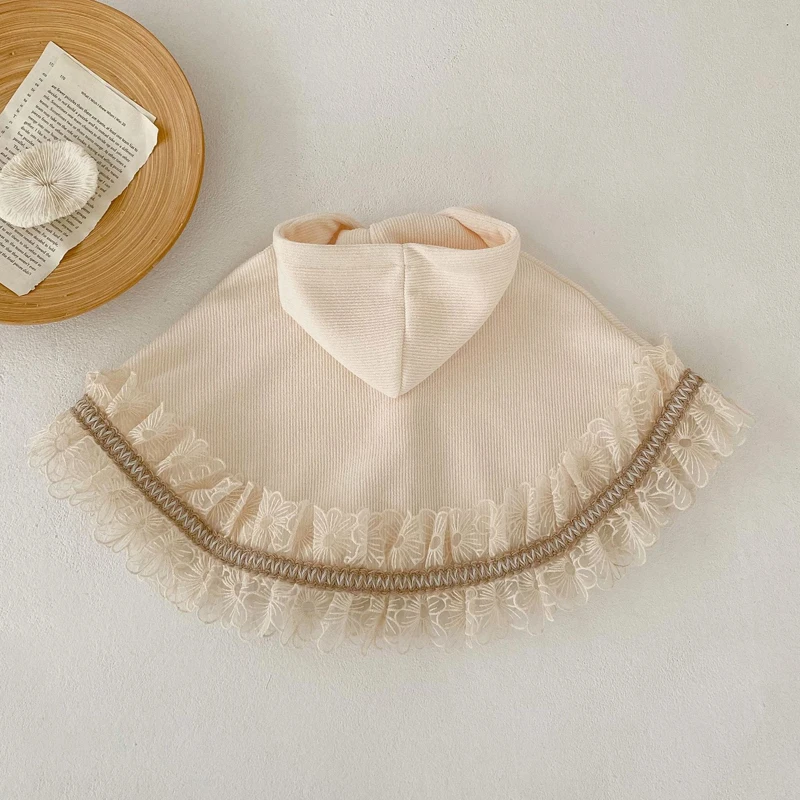 Autumn new style 0-3 years old baby clothes girl baby exquisite fashionable lace lace hooded open-button shawl cape