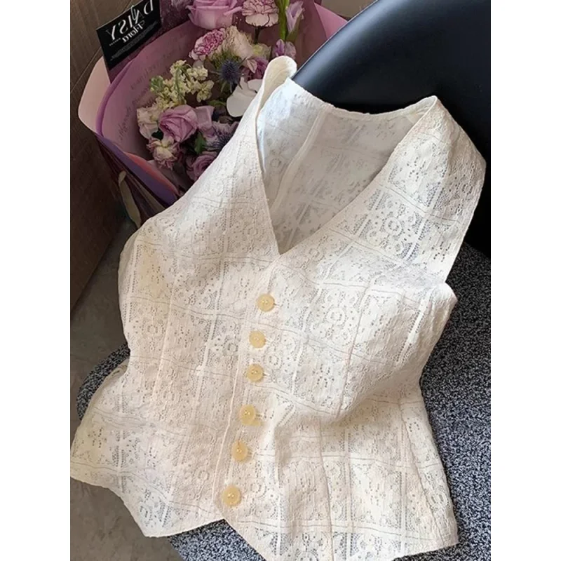 Mode Süße V-ausschnitt Spitze Weste Tanks Frauen Schlank Sexy Durchsichtig Retro Weste Koreanische Vintage Sommer Weibliche Beiläufige Elegante TanksNew