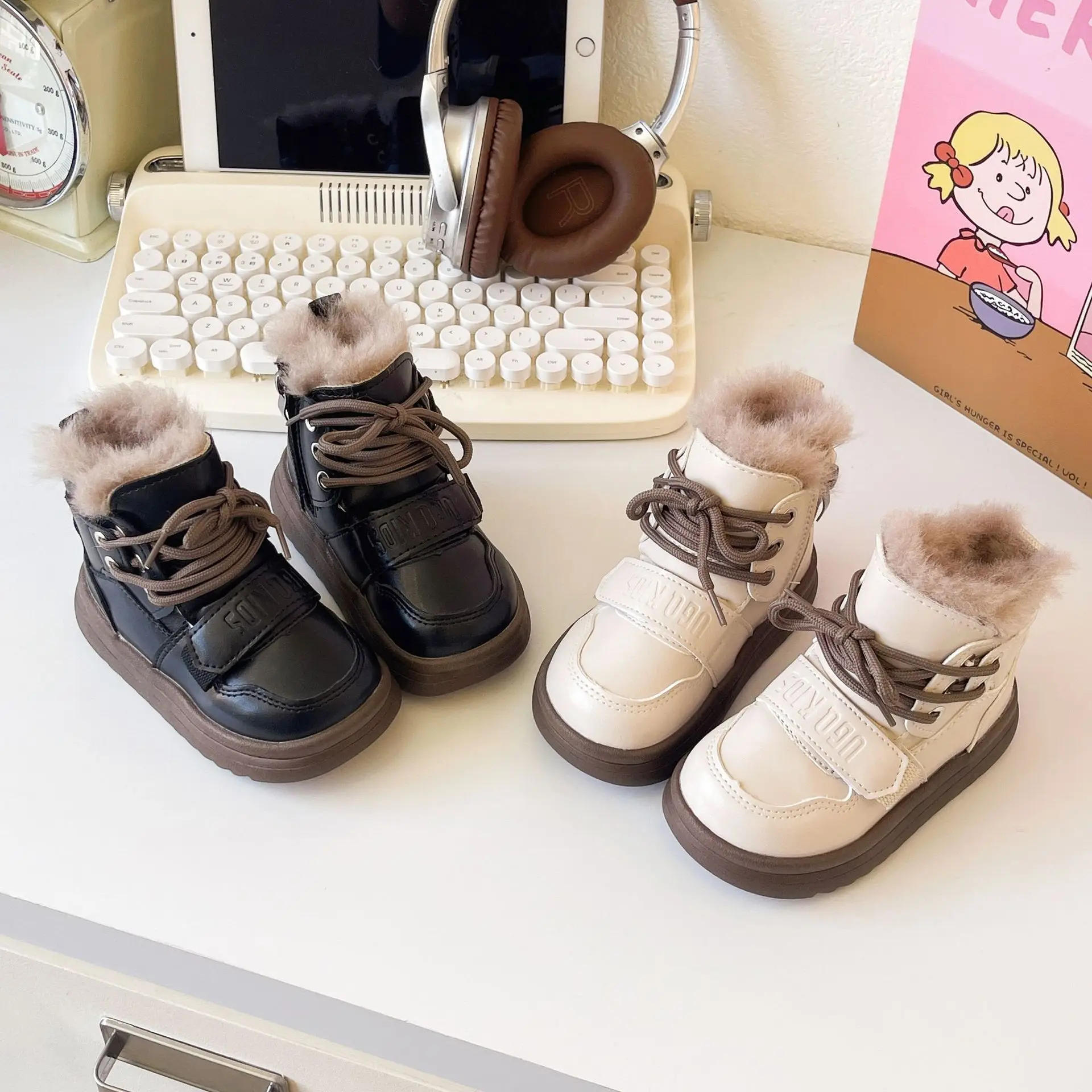 Children Boots Girls Fashion Warm Plush Winter Boots Boys Non-slip Soft Sole locomotive Boots Size 26-35