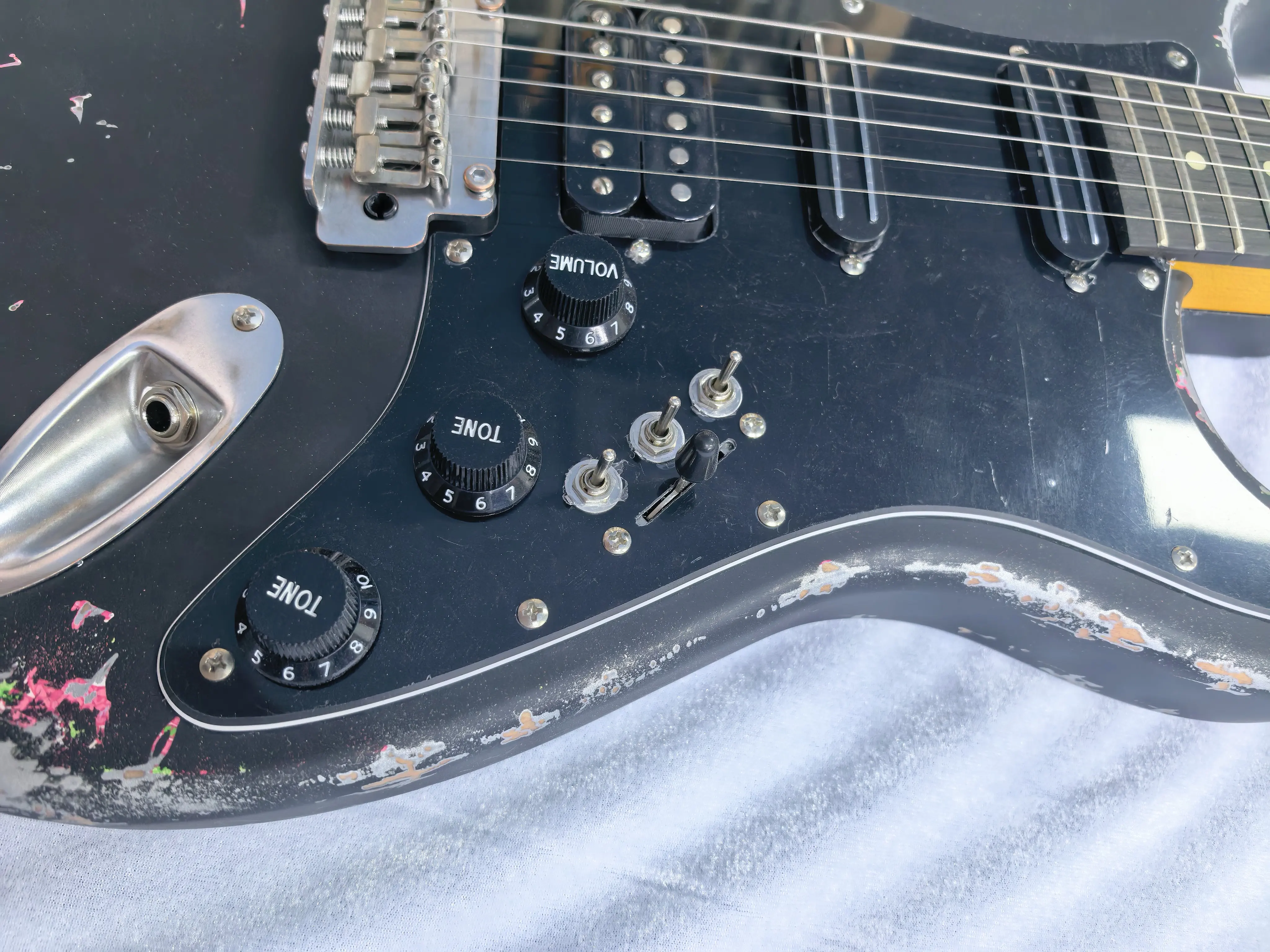 Manufacturer direct: Vintage-style electric guitars, customizable!