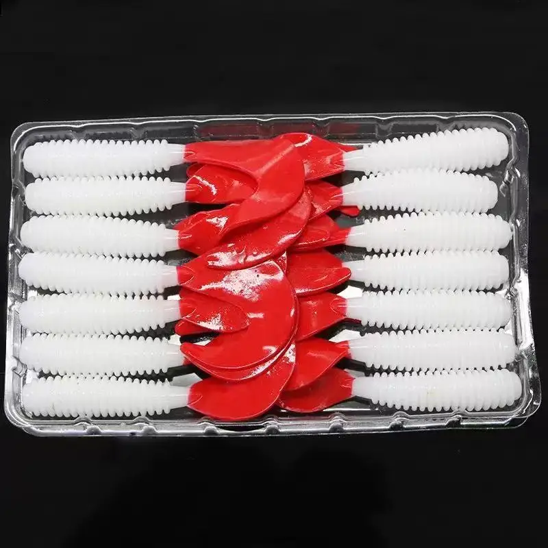 Señuelos blandos de pesca con rayas en espiral, aparejos de silicona Artificial, cuerpo blanco, cola roja, 50mm-70mm, lote de 5 a 10 unidades