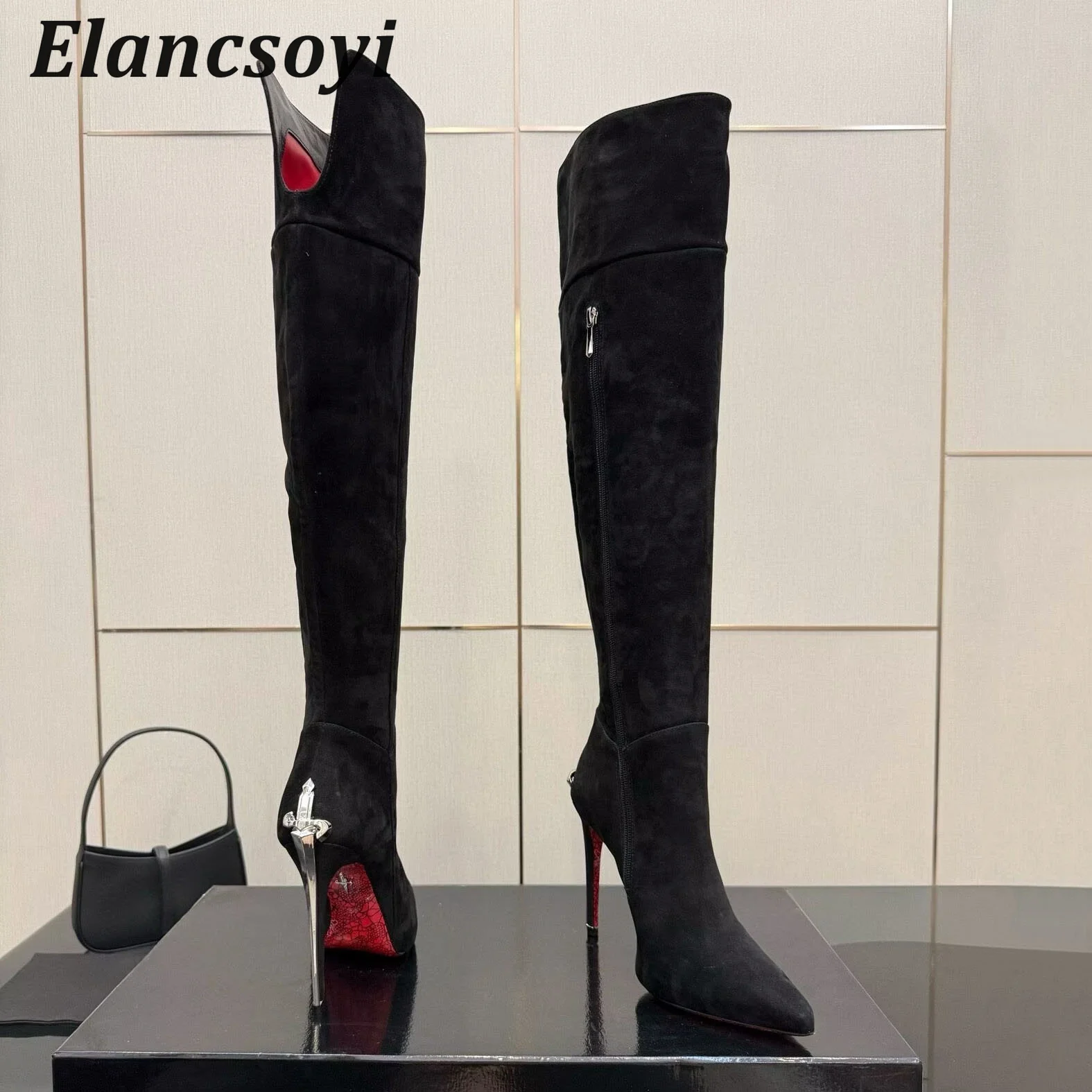 Runway Botas Sexy Schwarz Wildleder Kniehohe Stiefel Super High Heels Frauen Herbst Winter Spitz Seltsame Heels Lange stiefel