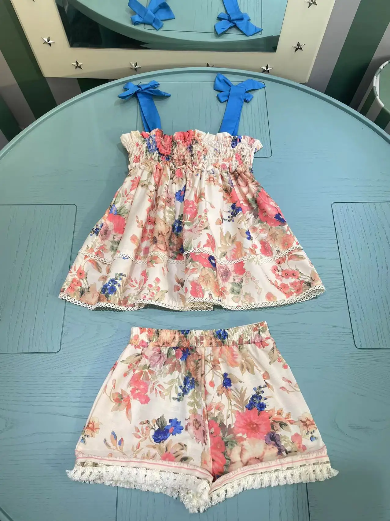 Conjuntos de ropa de alta gama para niños, camisa con tirantes y pantalones, estampado floral, 2 piezas, novedad de verano 2024