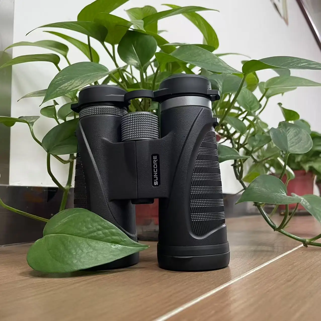 

Silver Metal Focus Wheel 10x42 Binoculars - High-Performance, Durable, and Perfect for Outdoor Adventures
