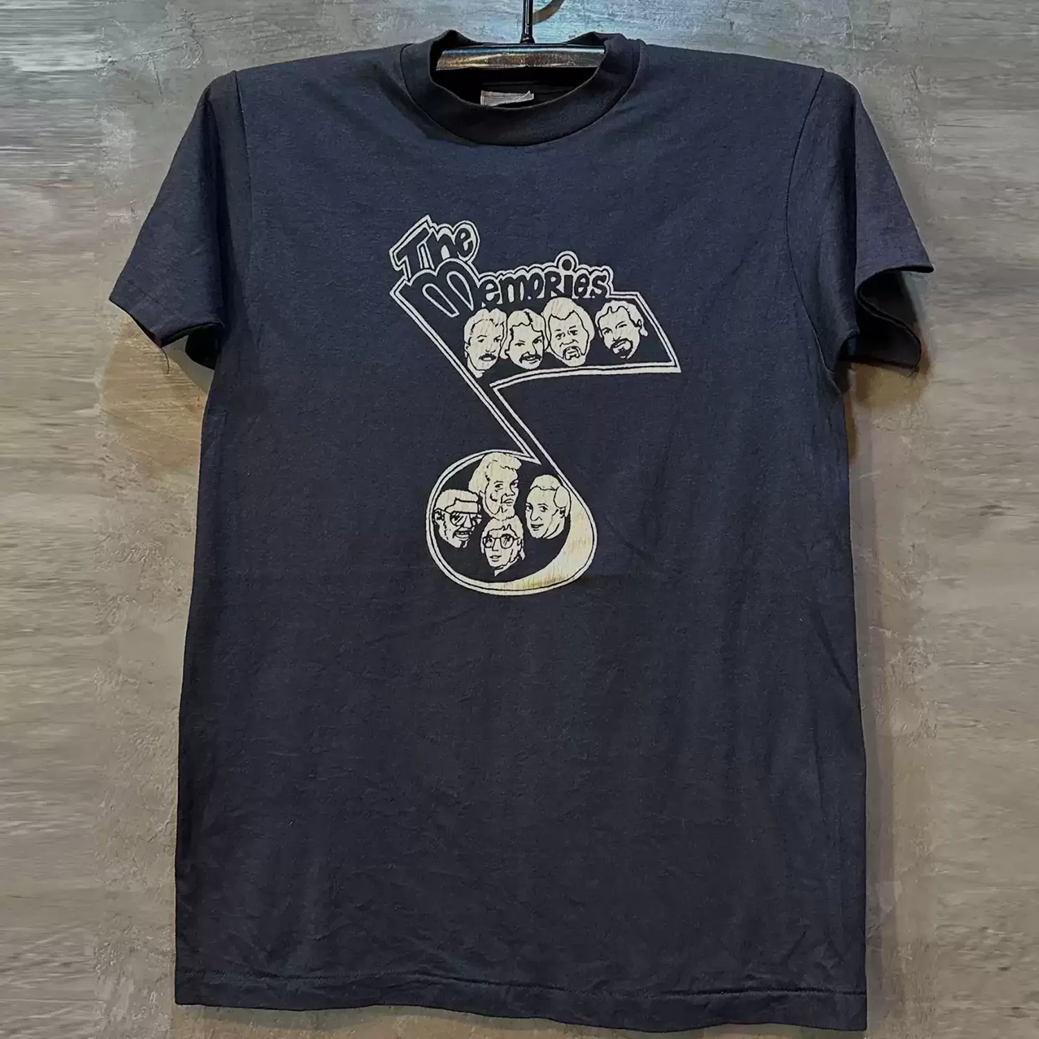 the Memories Band's Retro American Old-School Short-Sleeved T-Shirt Trendy Texture Design Classic Casual Tee.Cotton Short‑Sleeve T‑Shirt, Classic Regular Fit Crew Neck Tee, Soft Breathable Durable Casual Basic Top for Daily Wear                          .