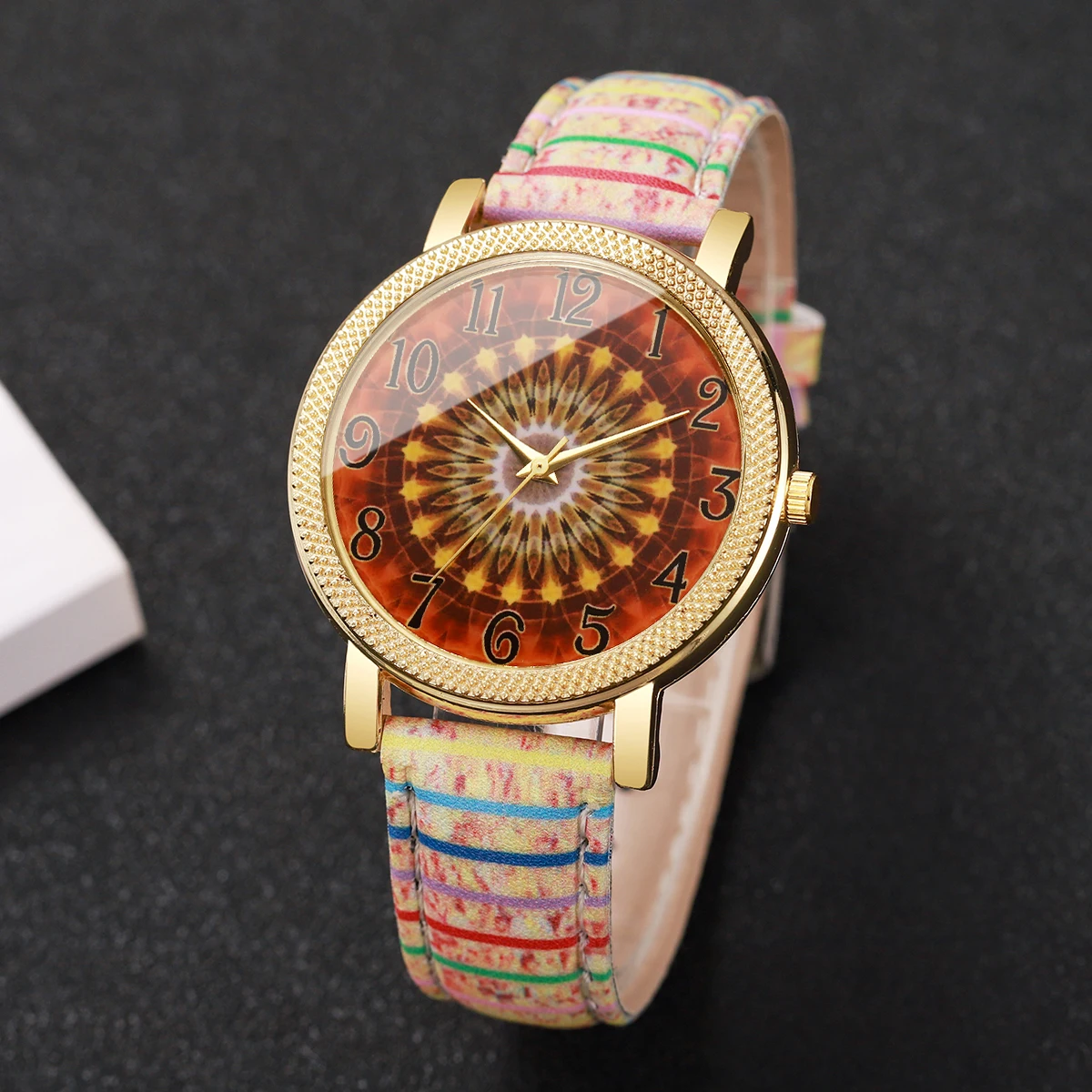 1Pcs Women's Gift Watch Temperament Elegant Personality Scale Dial Trendy Fashion Quartz Watch, Best Gift for Girls(without box)