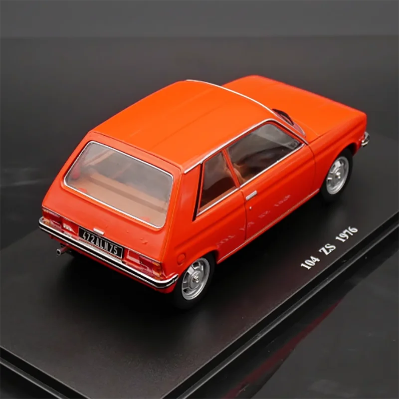 Diecast 1:24 Skala IXO 104 ZS 1976 Alloy Vehicle Model Gotowy Symulator Kolekcja Dekoracja Prezent Zabawki Wyświetlacz ﻿