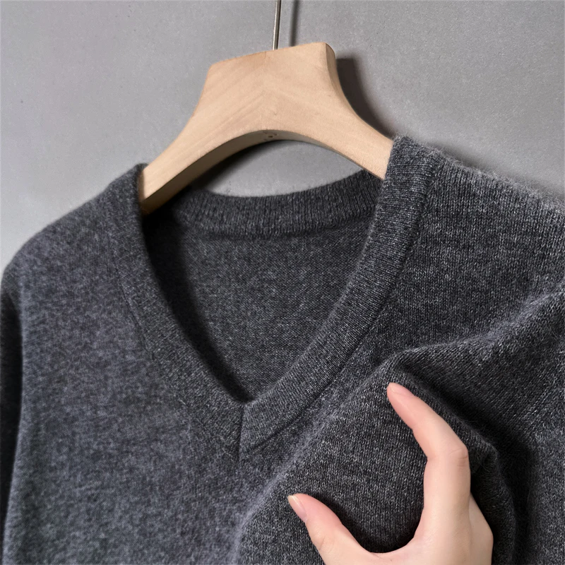 

Оригинальный дизайн, качественный мужской вязаный свитер с v-образным вырезом, простая базовая рубашка с длинными рукавами, осень-зима, универсальный тренд, мужская одежда, топ