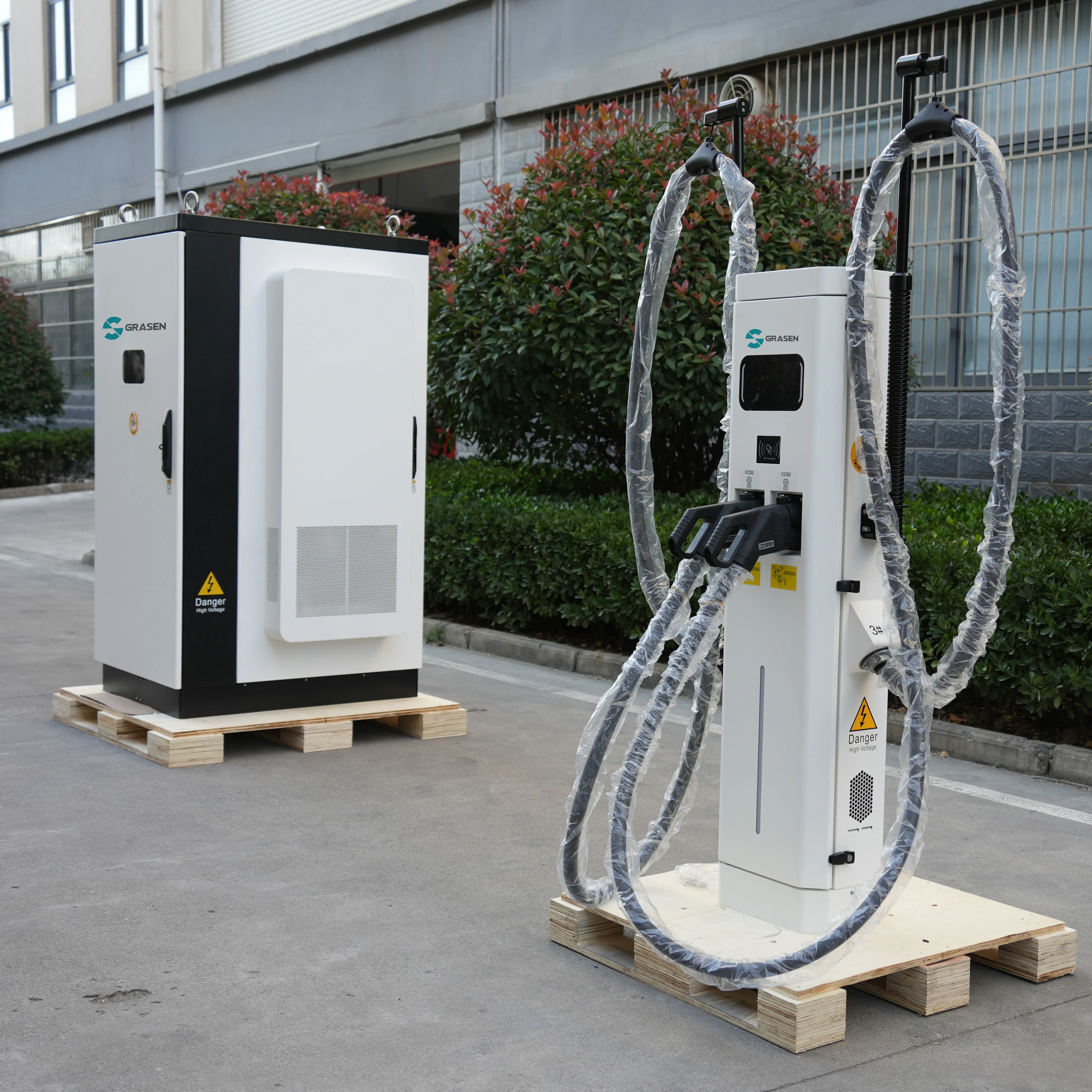 240kW-480kW Split-type EV Charger CCS2 CCS1 GBT OCPP 1.6J Software APP EV Fast Charging Station For Business