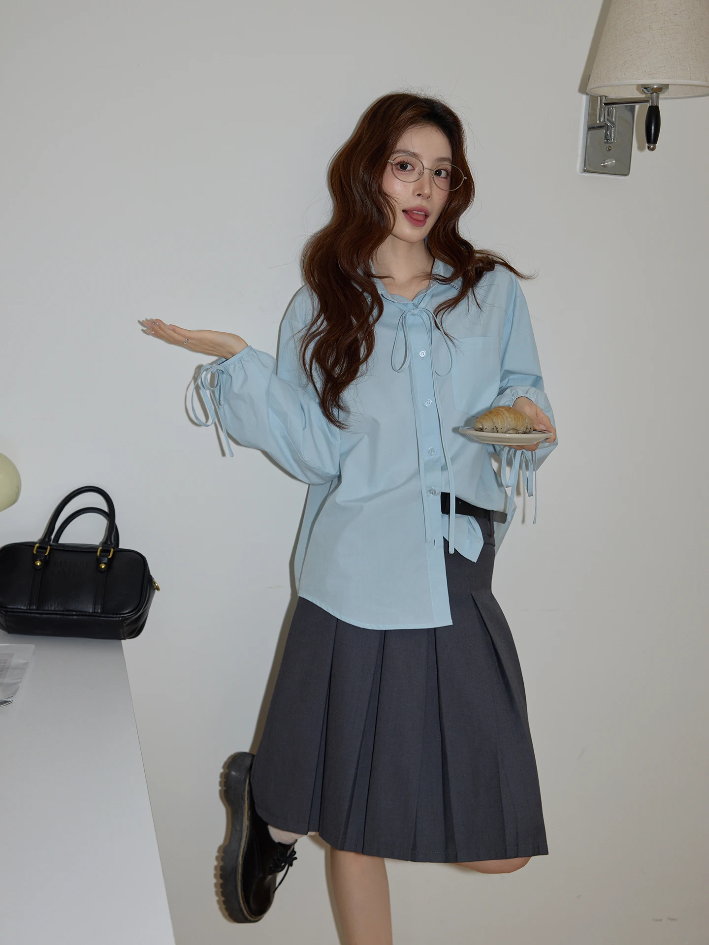 

Blue Bow Tie Loose Long Sleeve Shirt for Women Spring 2026 Korean Style Commute Fashion Knot Top City Walk Cardigan
